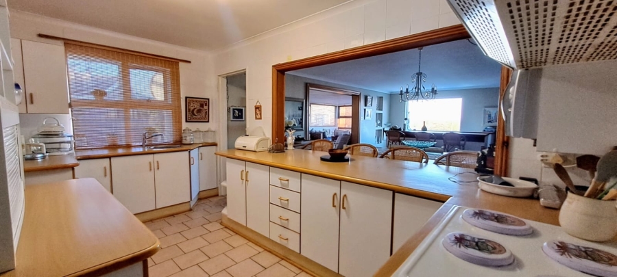 5 Bedroom Property for Sale in Vermont Western Cape
